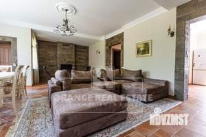 Таунхаус 350м², 3-этажный, участок 8 сот.  
