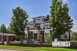 Дом 700м&sup2;, 4-этажный, участок 24 сот.  