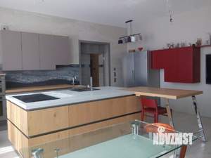 Коттедж 500м², 2-этажный, участок 10 сот.  