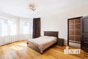 Дом 500м², 3-этажный, участок 20 сот.  