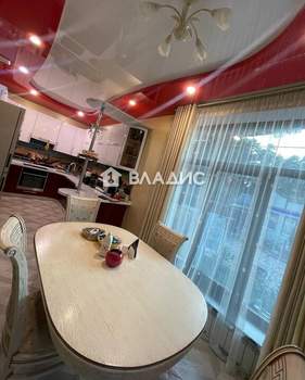 Дом 177м², 3-этажный, участок 4 сот.  