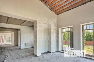 Дом 700м&sup2;, 4-этажный, участок 24 сот.  