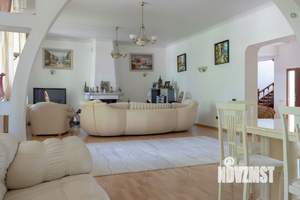 Коттедж 384м², 2-этажный, участок 15 сот.  