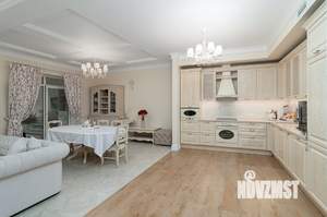 Таунхаус 210м², 2-этажный, участок 3 сот.  