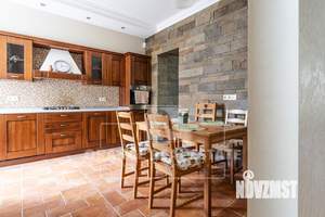 Таунхаус 350м², 3-этажный, участок 8 сот.  