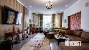 Дом 750м², 3-этажный, участок 21 сот.  