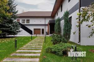 Дом 974м², 2-этажный, участок 30 сот.  