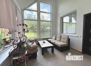 Коттедж 350м&sup2;, 2-этажный, участок 10 сот.  