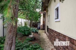 Дом 484м², 3-этажный, участок 9 сот.  