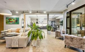 Дом 800м&sup2;, 2-этажный, участок 15 сот.  