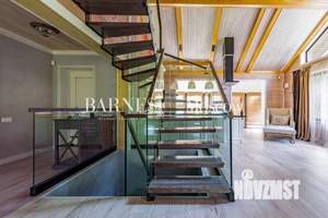 Дом 318м&sup2;, 3-этажный, участок 25 сот.  