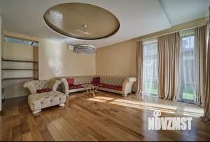 Коттедж 366м², 2-этажный, участок 11 сот.  