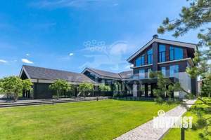 Дом 1500м², 3-этажный, участок 23 сот.  