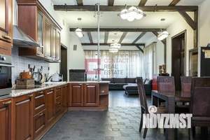 Дом 600м², 2-этажный, участок 25 сот.  