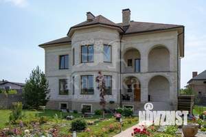 Дом 750м², 4-этажный, участок 21 сот.  