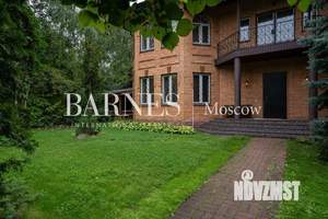 Дом 370м², 2-этажный, участок 15 сот.  