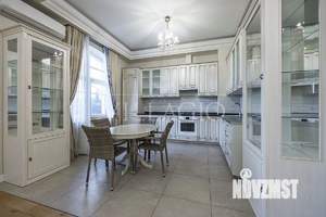 Таунхаус 350м², 3-этажный, участок 3 сот.  