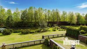 Таунхаус 360м², 3-этажный, участок 3 сот.  