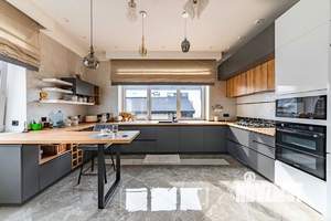 Коттедж 650м², 2-этажный, участок 9 сот.  