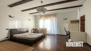 Дом 600м², 2-этажный, участок 25 сот.  