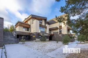 Дом 709м&sup2;, 3-этажный, участок 39 сот.  