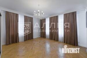 Дом 630м², 2-этажный, участок 8 сот.  