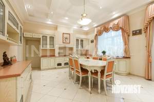 Коттедж 800м², 2-этажный, участок 46 сот.  