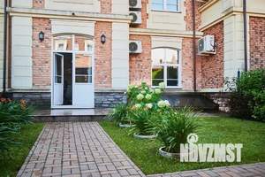 Таунхаус 295м², 3-этажный, участок 26 сот.  