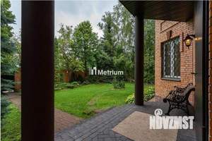 Коттедж 370м², 3-этажный, участок 12 сот.  
