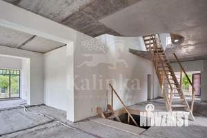 Дом 700м&sup2;, 4-этажный, участок 24 сот.  