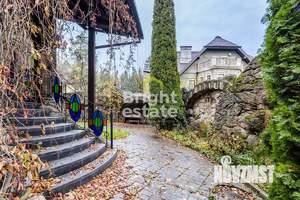 Дом 600м², 4-этажный, участок 15 сот.  