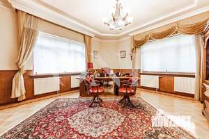 Дом 1107м², 3-этажный, участок 66 сот.  