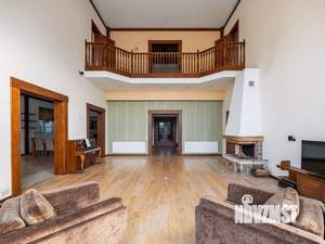 Дом 988м², 2-этажный, участок 30 сот.  