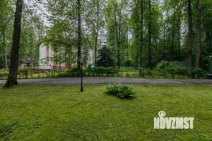 Коттедж 560м², 3-этажный, участок 30 сот.  