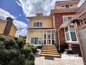 Таунхаус 450м², 2-этажный, участок 2 сот.  