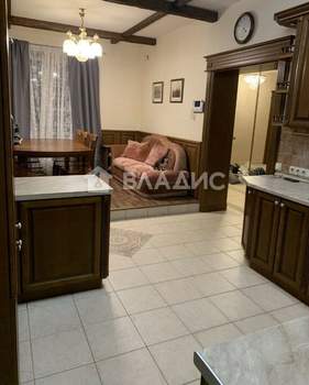 Дом 475м², 3-этажный, участок 16 сот.  