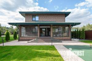 Коттедж 280м², 2-этажный, участок 17 сот.  