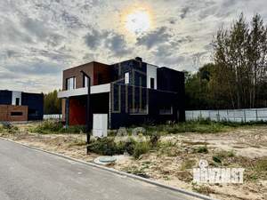 Дом 298м², 2-этажный, участок 10 сот.  