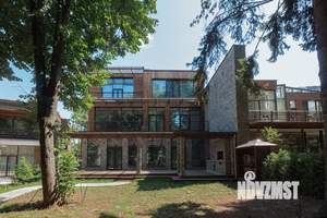 Коттедж 900м², 3-этажный, участок 11 сот.  