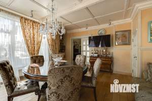 Дом 222м², 2-этажный, участок 30 сот.  