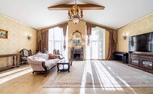 Дом 300м², 3-этажный, участок 10 сот.  