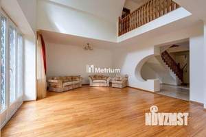 Коттедж 370м², 3-этажный, участок 12 сот.  