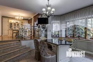 Коттедж 740м², 3-этажный, участок 30 сот.  