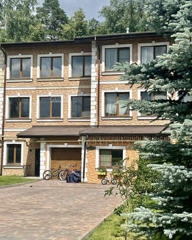 Дом 340м², 3-этажный, участок 9 сот.  