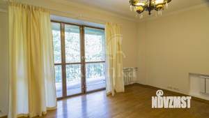 Дом 400м², 3-этажный, участок 30 сот.  