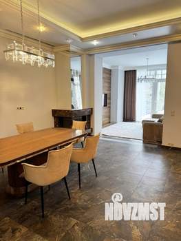 Таунхаус 440м², 3-этажный, участок 5 сот.  