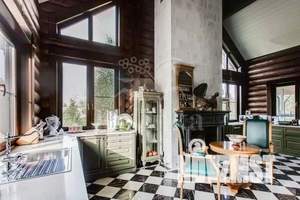 Дом 560м², 2-этажный, участок 130 сот.  