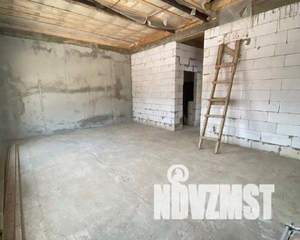 Дом 180м², 2-этажный, участок 5 сот.  