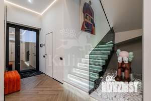 Дом 250м&sup2;, 2-этажный, участок 6 сот.  