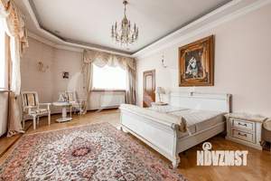 Дом 1107м², 3-этажный, участок 66 сот.  